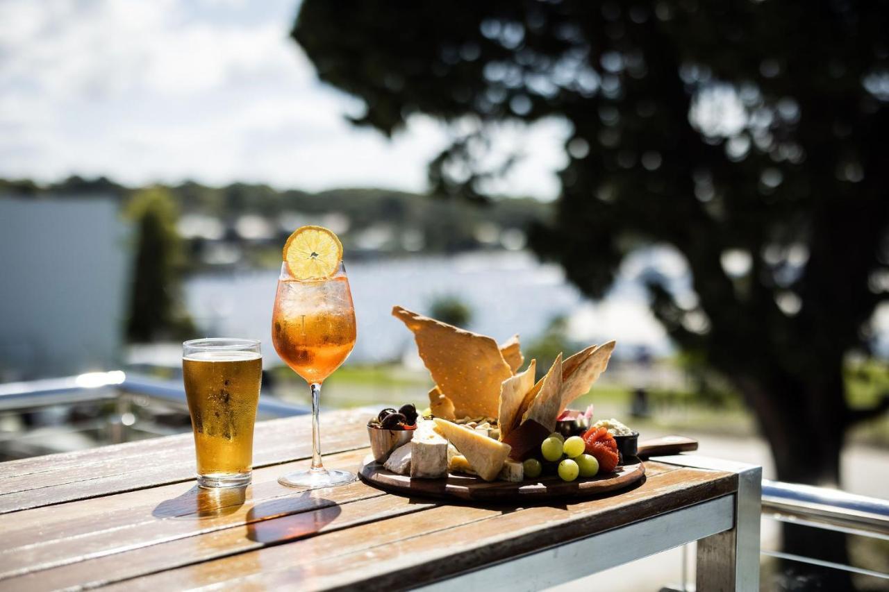Huskisson Hotel Екстериор снимка